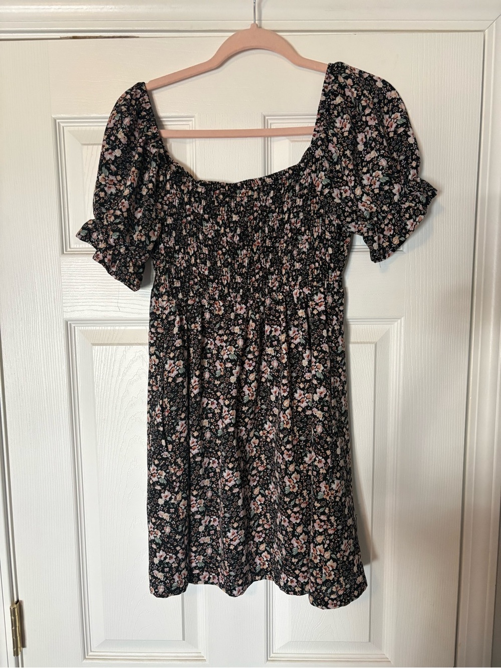 Mimi Chica Black Floral Puff-Sleeve Mini Dress - Picture 4 of 4